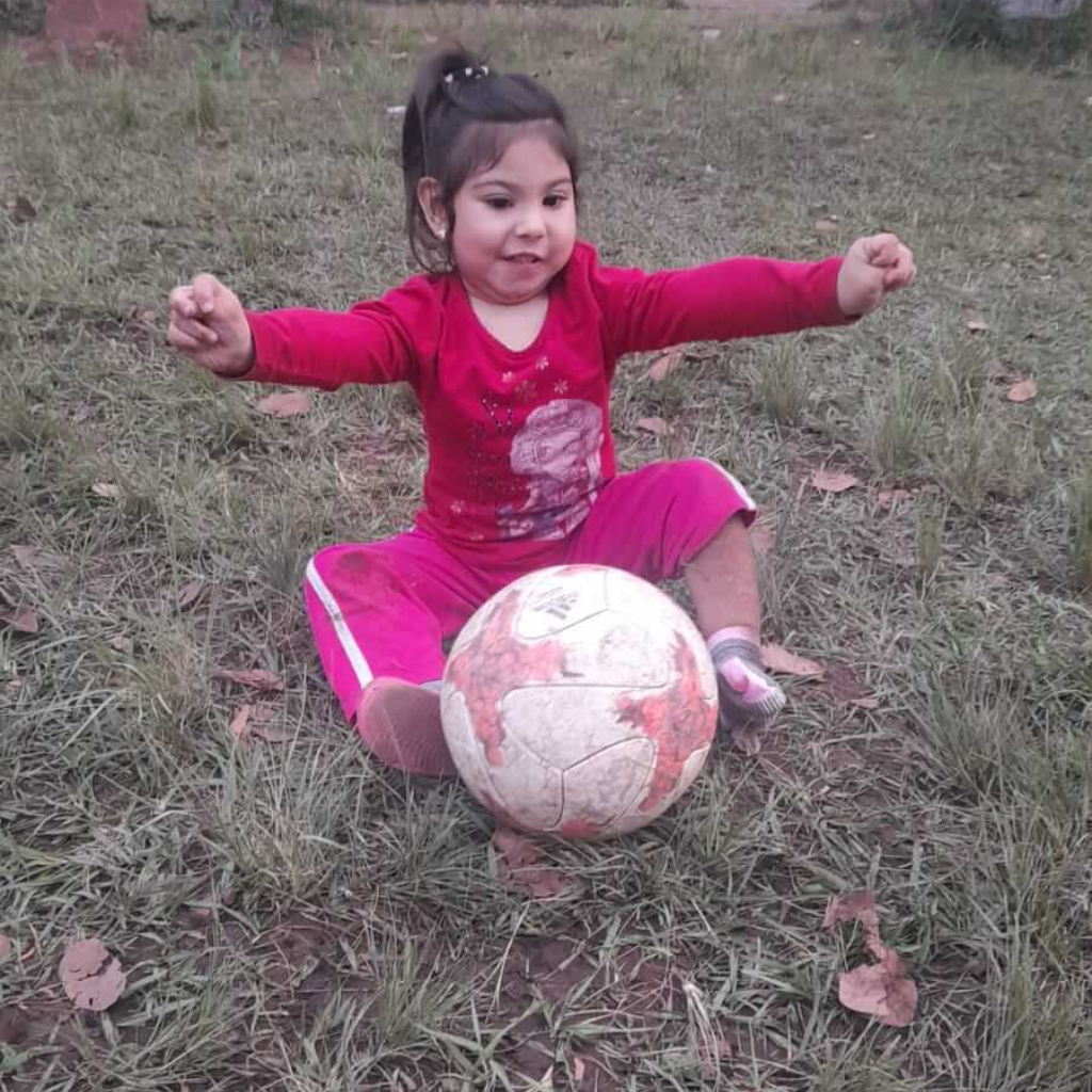Paciente cask jugando con pelota